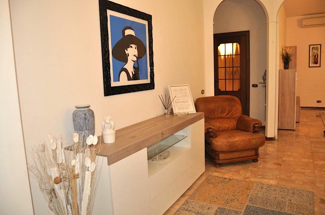 Apartamento La Casa Di Sarita Pavía Exterior foto